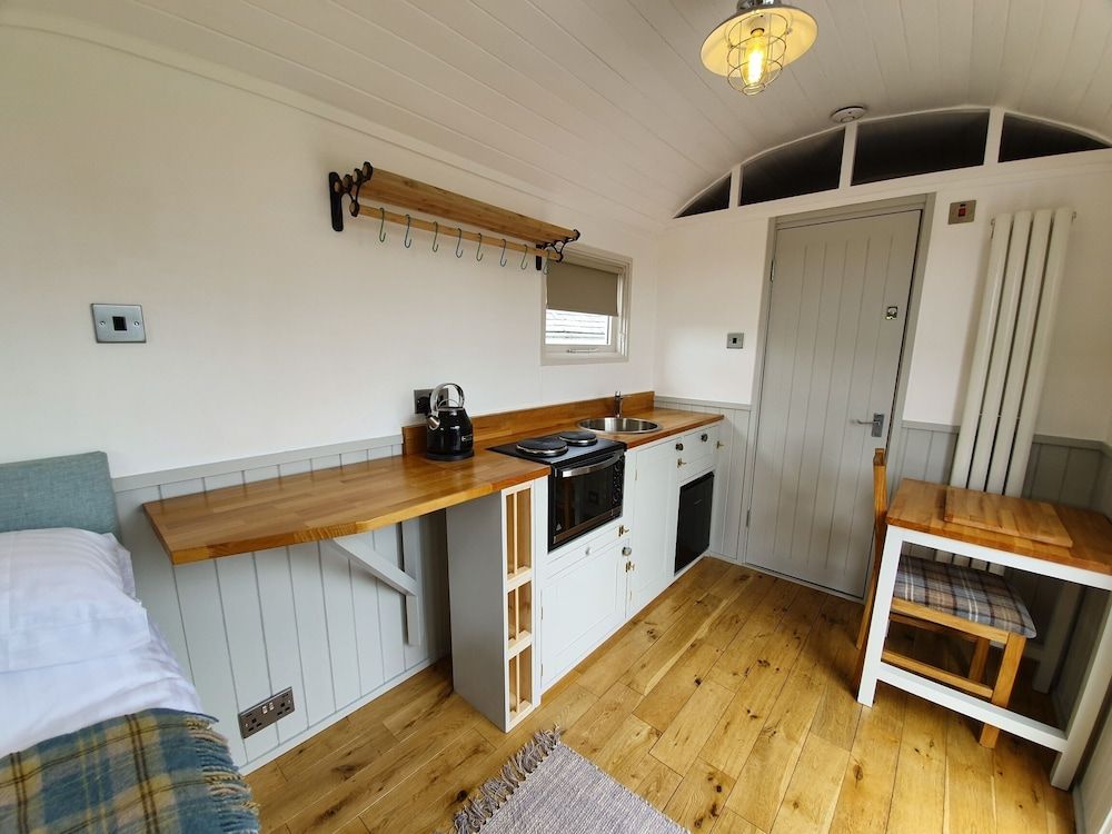 Fishermans Hut 2