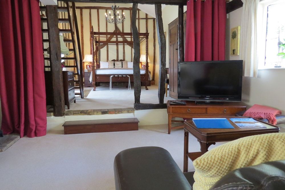 Greyhound Cottage 2