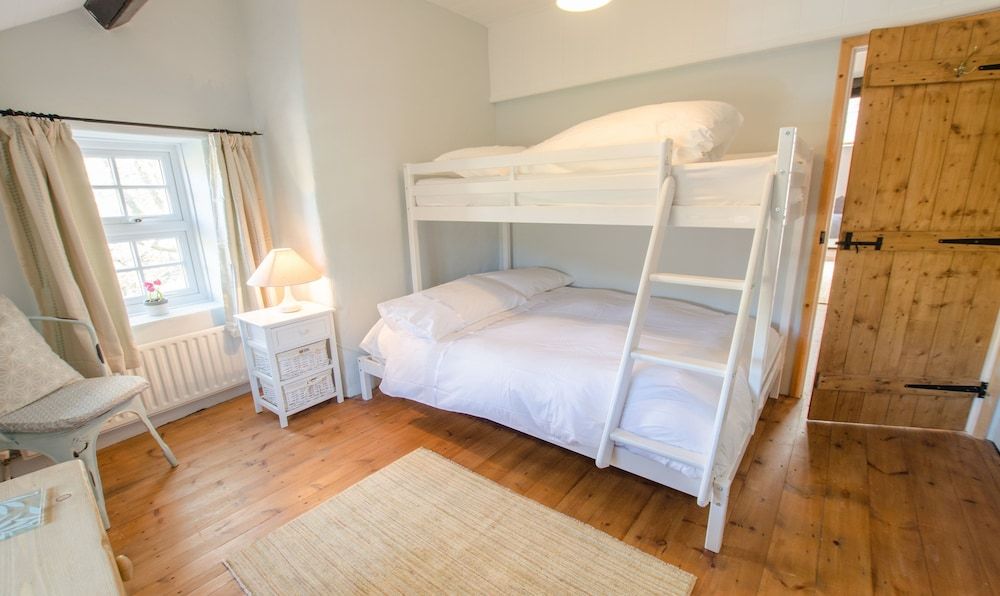 Berry Cottage Croyde 4 Bedrooms Sleeps 7-9 Dog Friendly 3