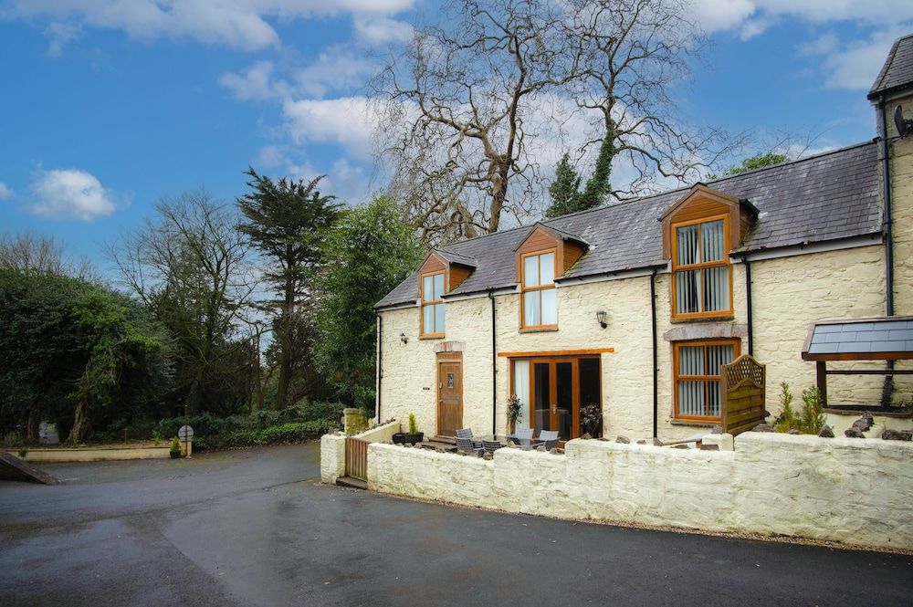 Rose Coach House - 3 Bedroom Cottage - Pendine -1 étoiles à Pendine