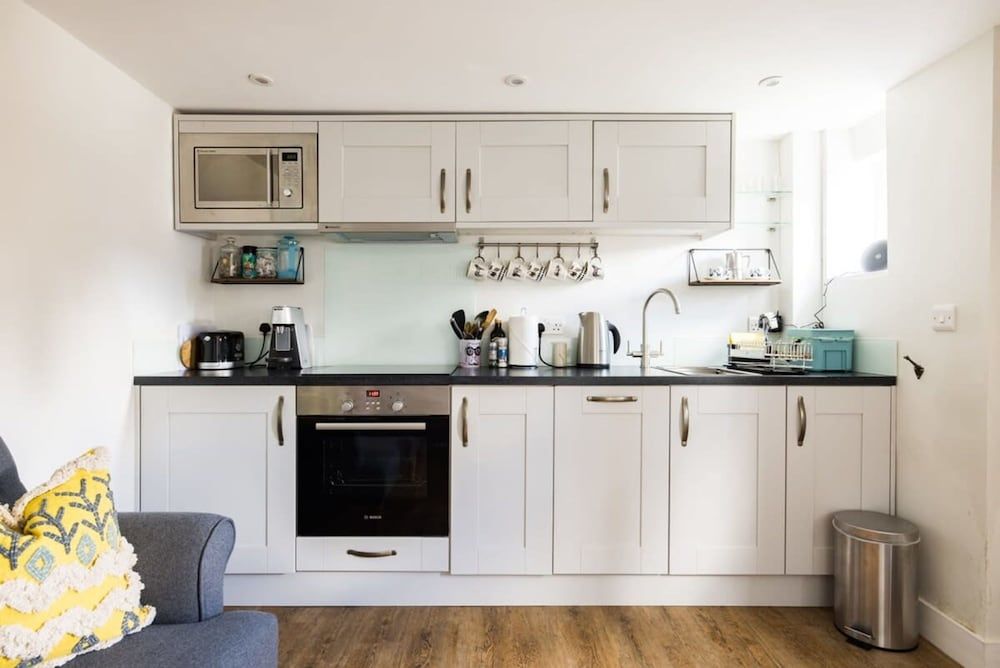 Lavender Folly - Cosy Accommodation Alresford 3