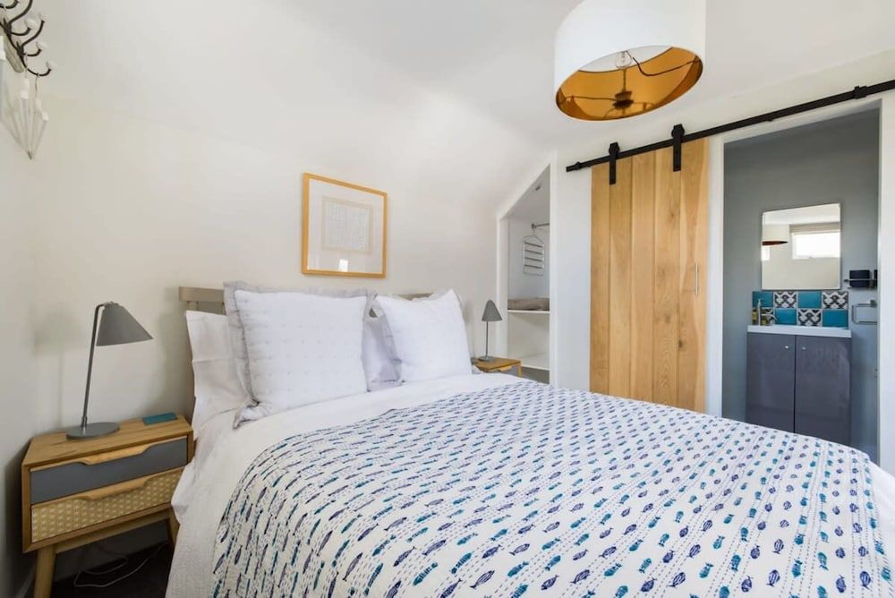Lavender Folly - Cosy Accommodation Alresford 2