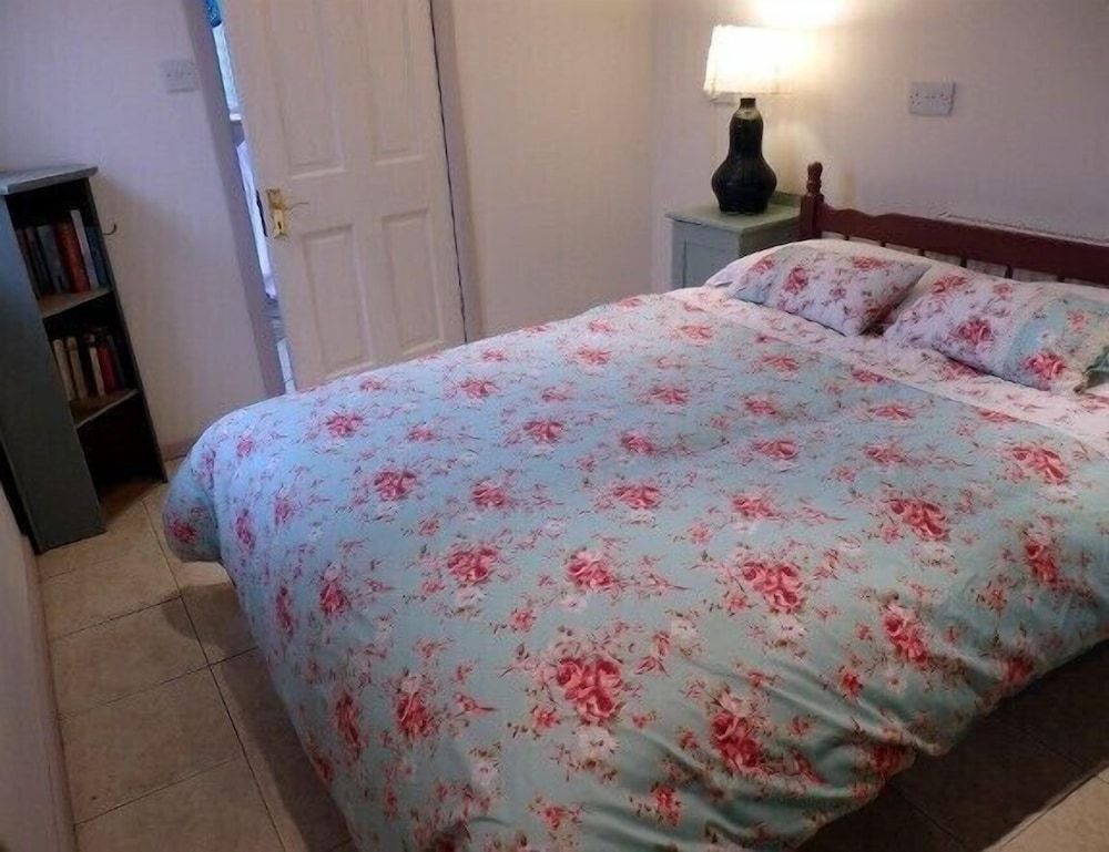 Rosehip Cottage 3