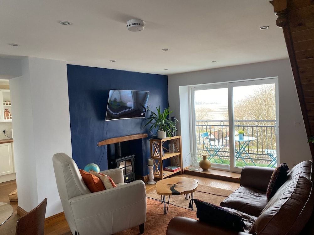 Fishermans Cottage With Stunning sea Views -1 estrellas en Mumbles