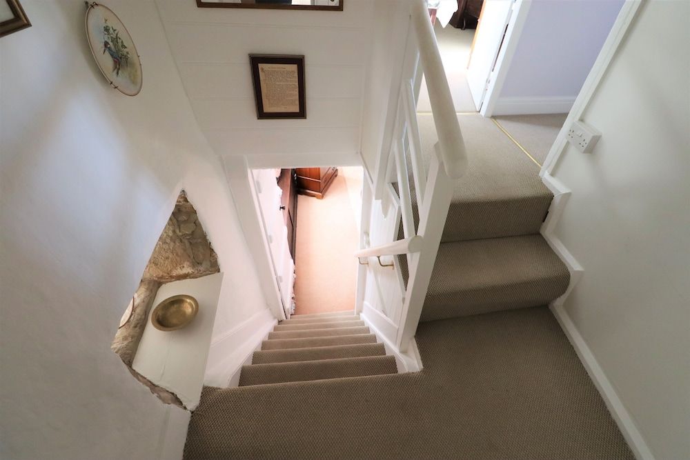 Ye Olde Cottage 2