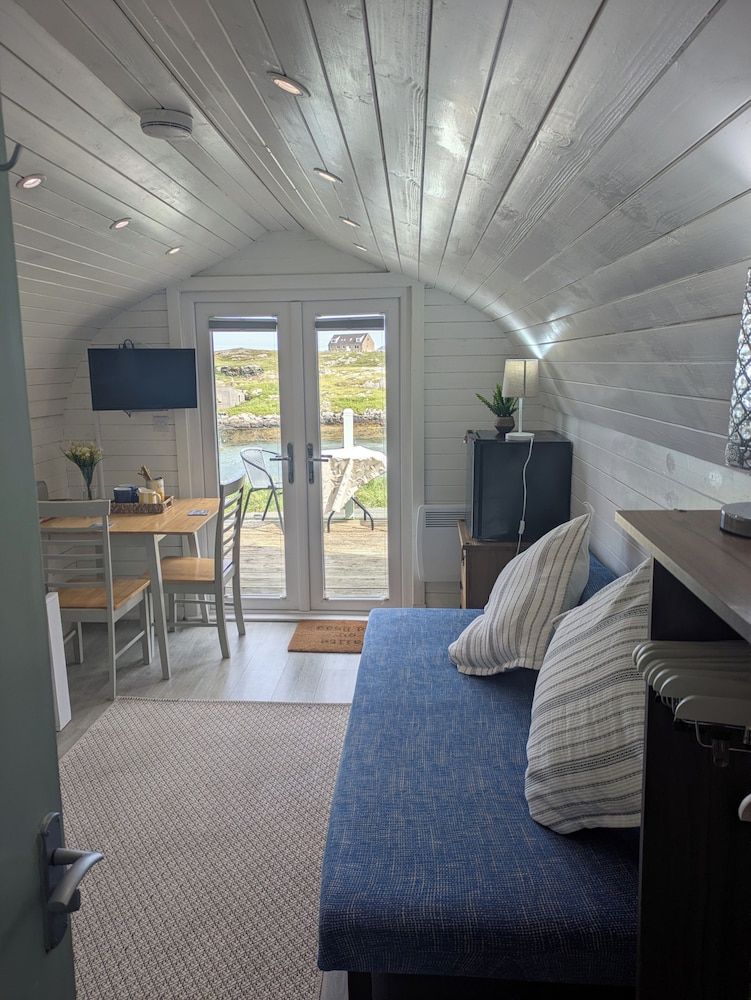 Pod Beag Beside the Sea, Isle of Eriskay 3