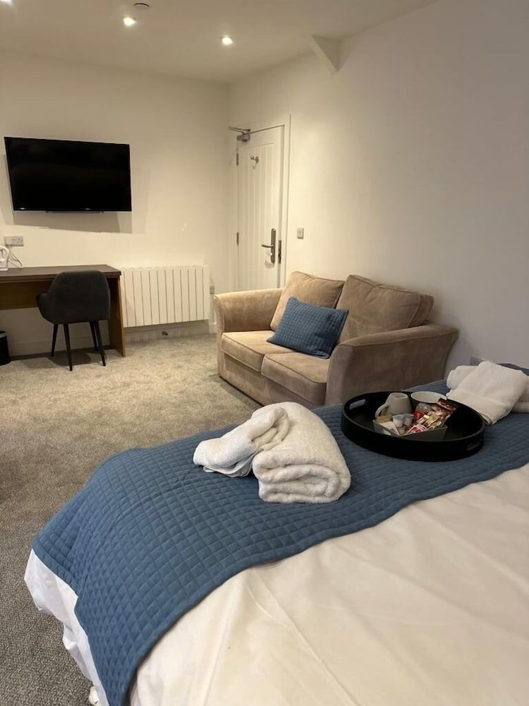 Fox and Hounds Inn 2