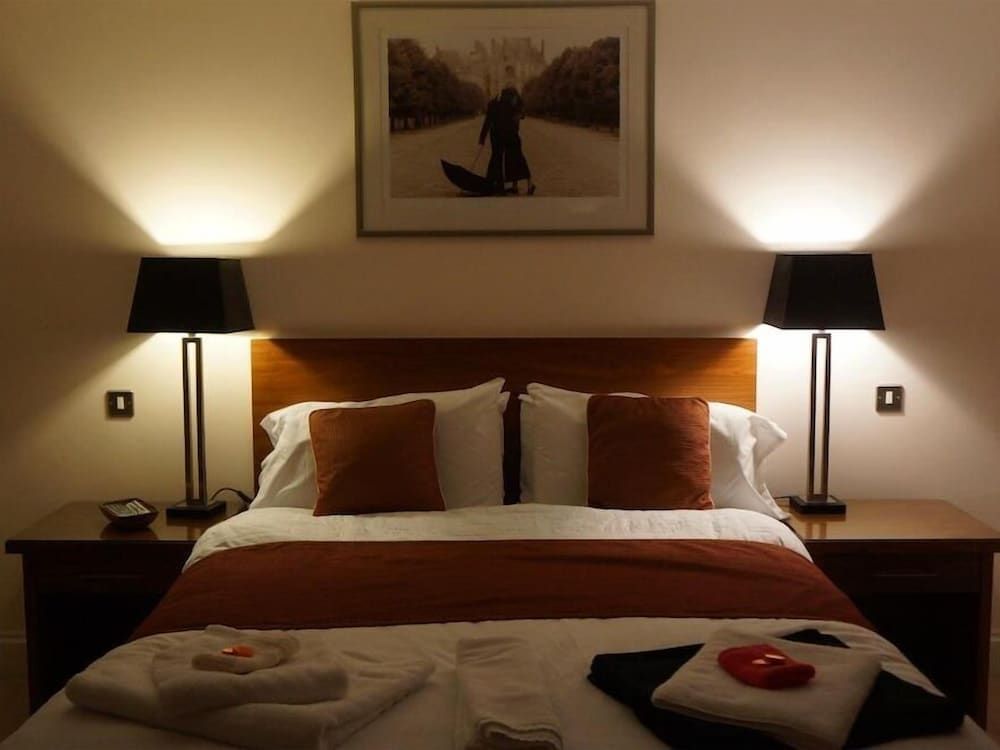 The Lyn Valley Guest House 2