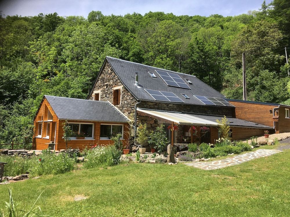 Le Lepadou Bas -1 étoiles à Saint-Chély-dʼAubrac