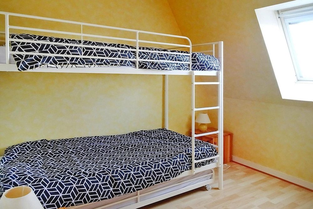 Apartment in St Quay Near Seven Beaches 3