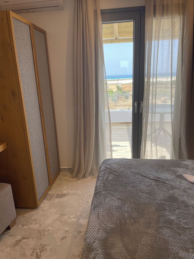 Latramys Suites -1 estrellas en Mikri Vigla