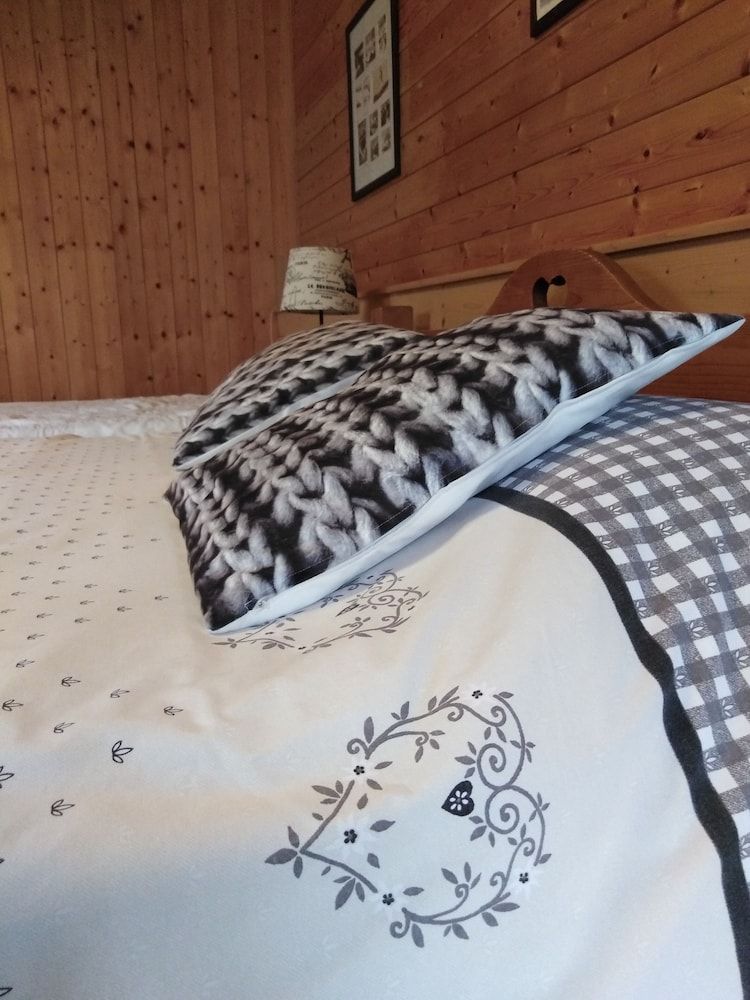 Chambres d'Hôtes Chalet la Bachole 3 estrellas en Charancieu