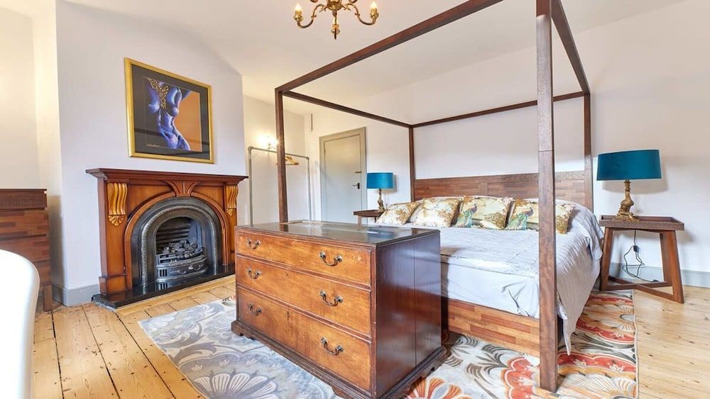 Host Stay Peacock House 3