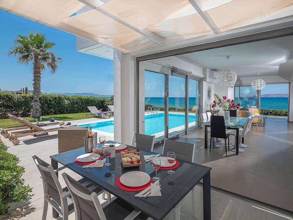 Villa Almyra -1 estrellas en Gournes