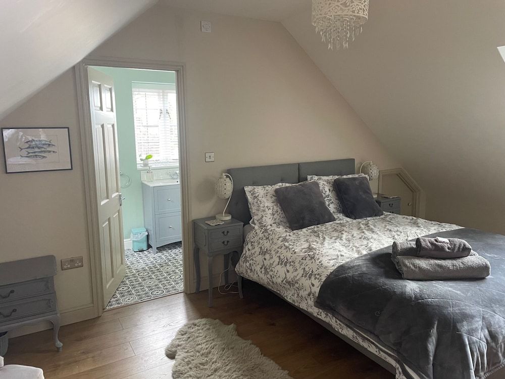 Cotswold Lodge 3