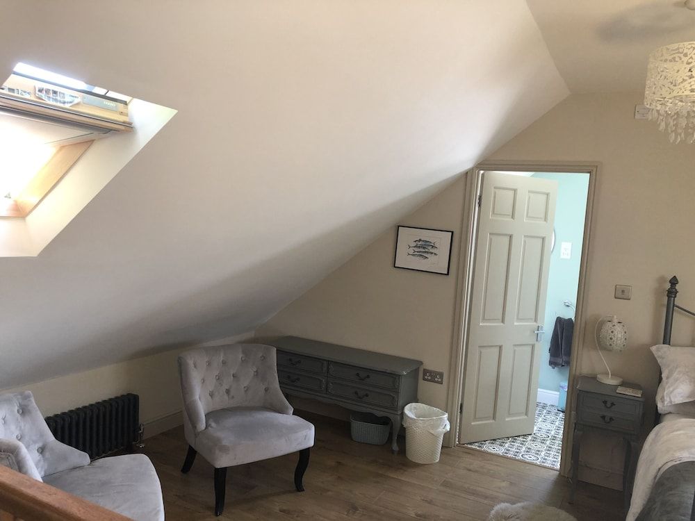 Cotswold Lodge 2