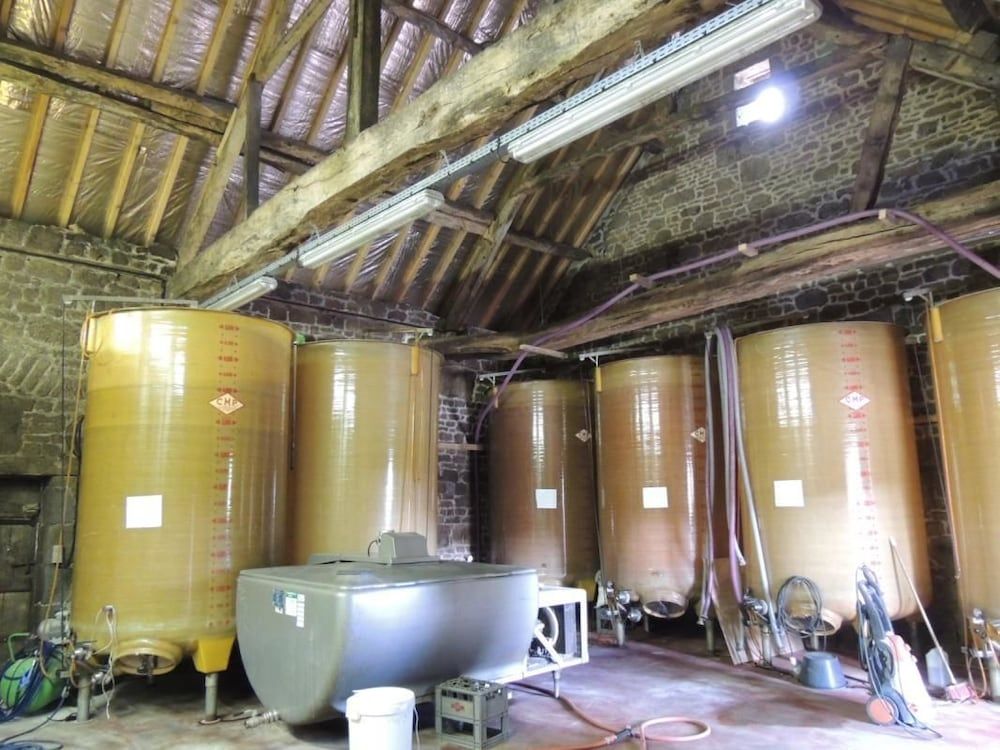 Ferme Cidricole Hugues Desfrièches 3