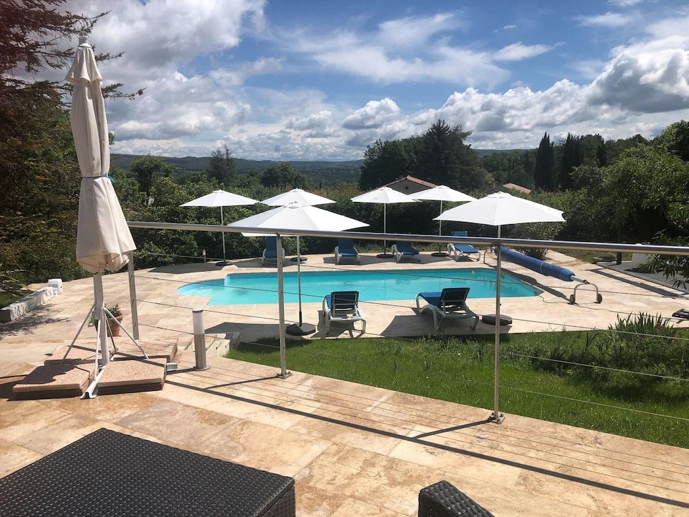 Holiday Home Provence With Pool -1 estrellas en Céreste