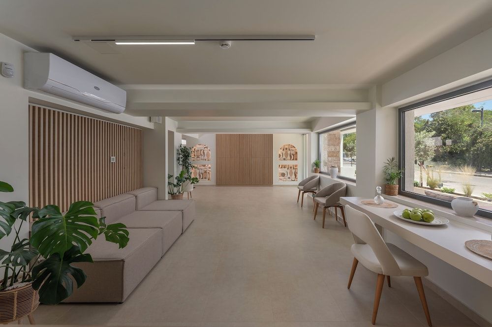 Sandy Seaside Suites 3