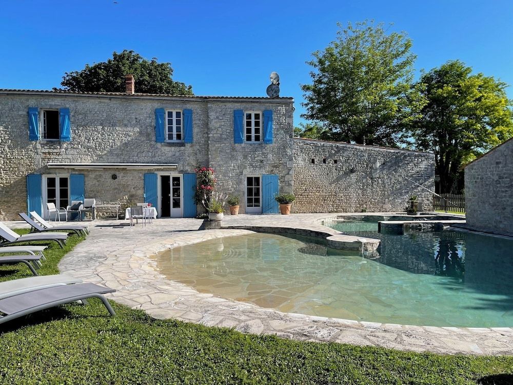 Logis Saint Leonard -1 estrellas en Dompierre-sur-Mer