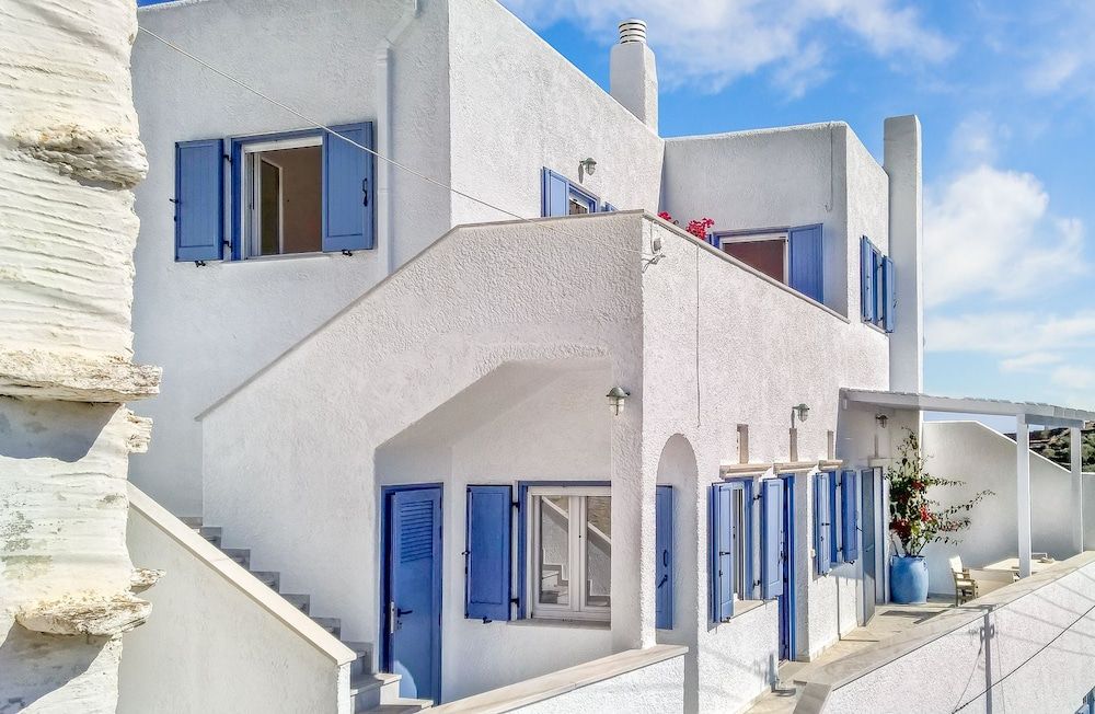 Tinoshomelidays Residences -1 estrellas en Venardatos