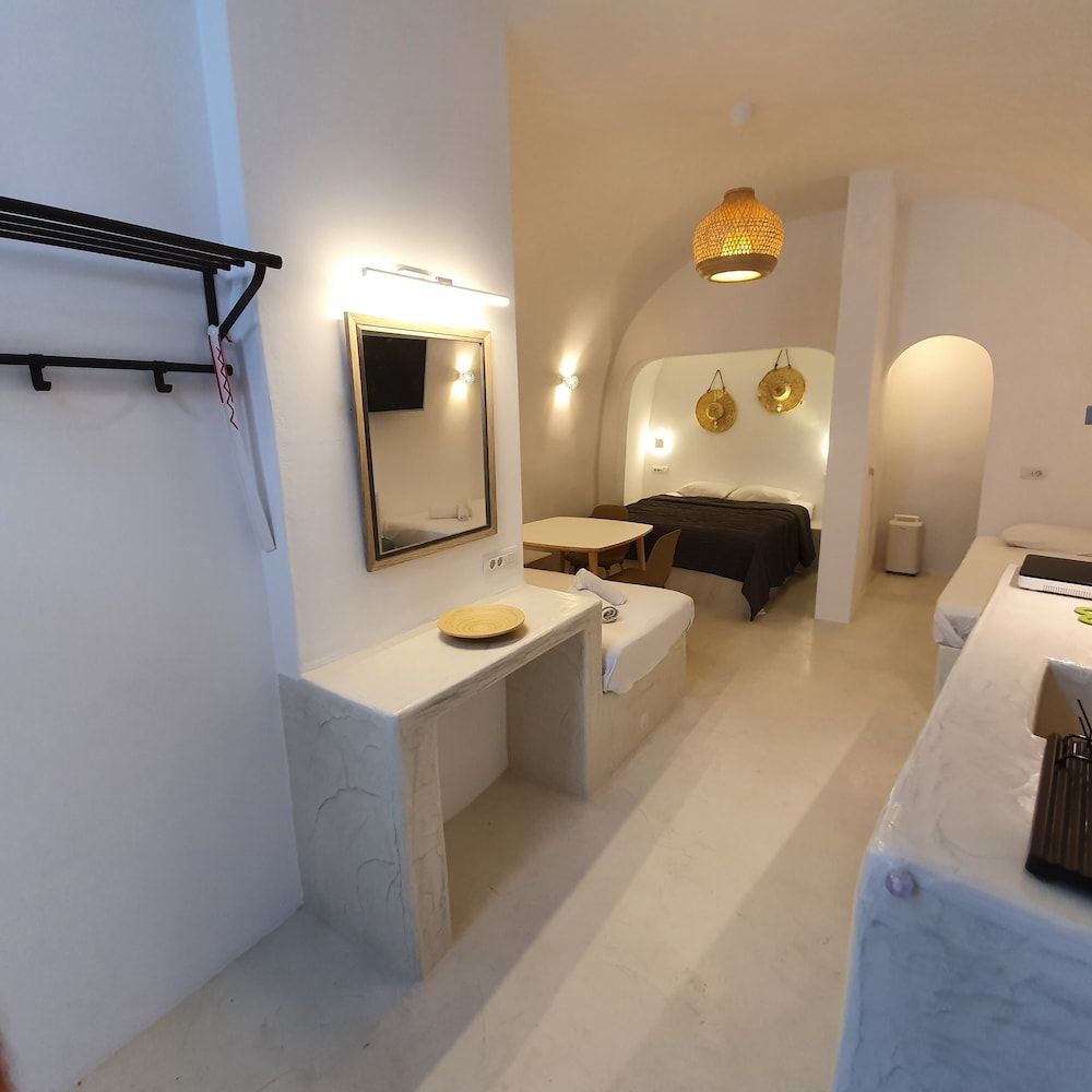 Nefeli Traditional Cave Houses 3