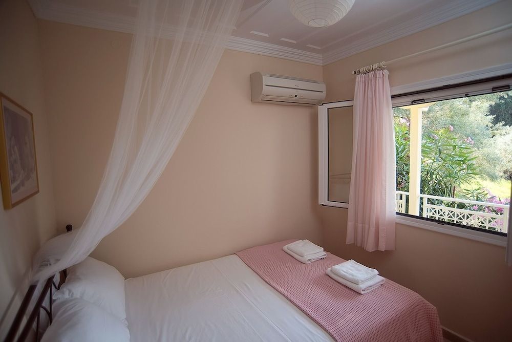 Lefkada Summer House Near the Beach 3