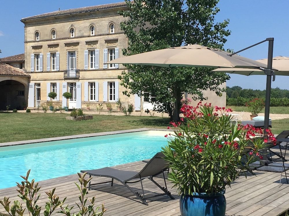 Chateau La Maronne -1 étoiles à Mauriac