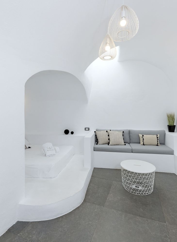 Alluvial Santorini Suites 3