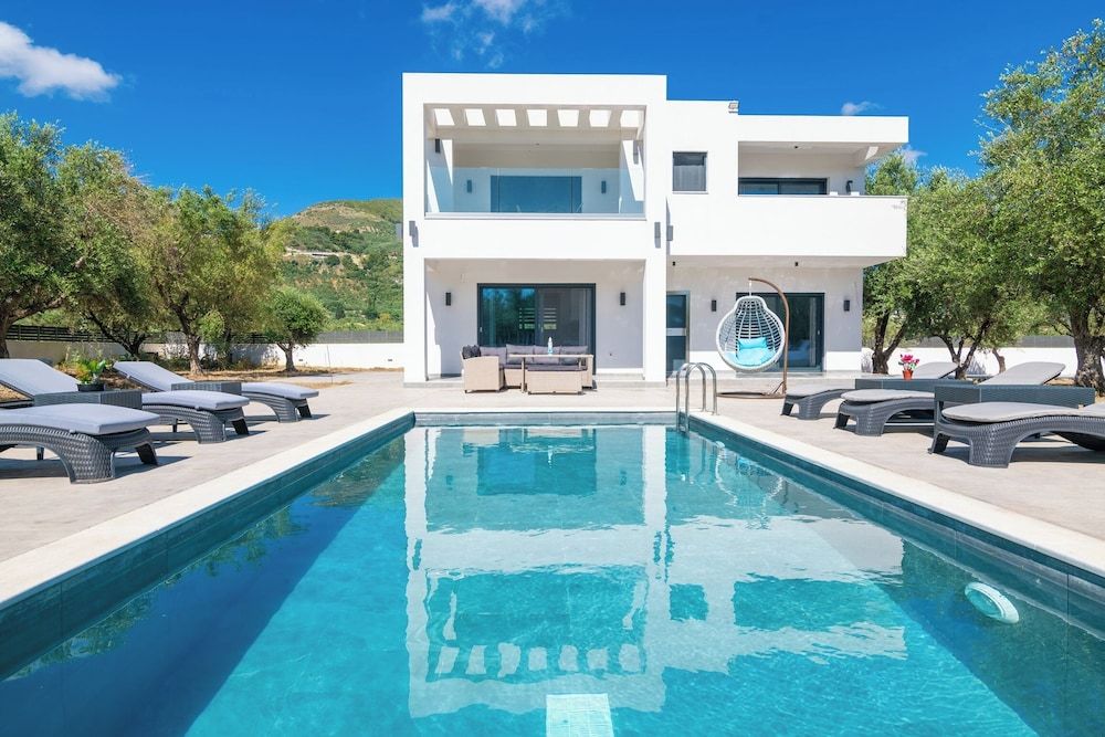 Grande Amore Luxury Villa -1 estrellas en Pandokrátor