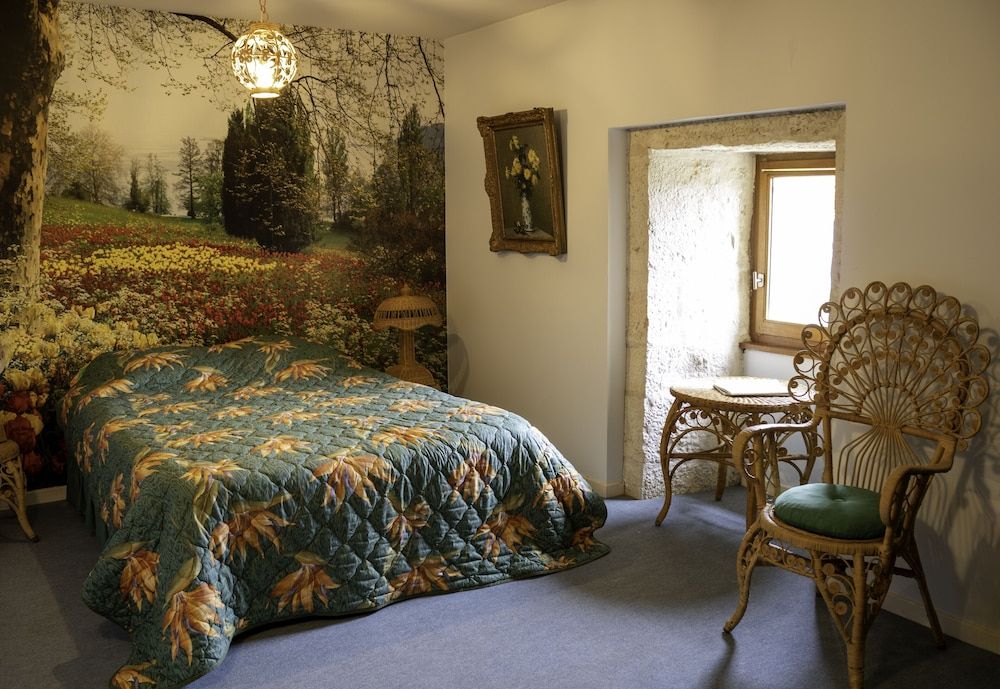 LA MAISON ROYALE 3