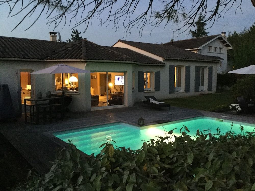 La Maison des Eaux Claires -1 étoiles à Puymoyen