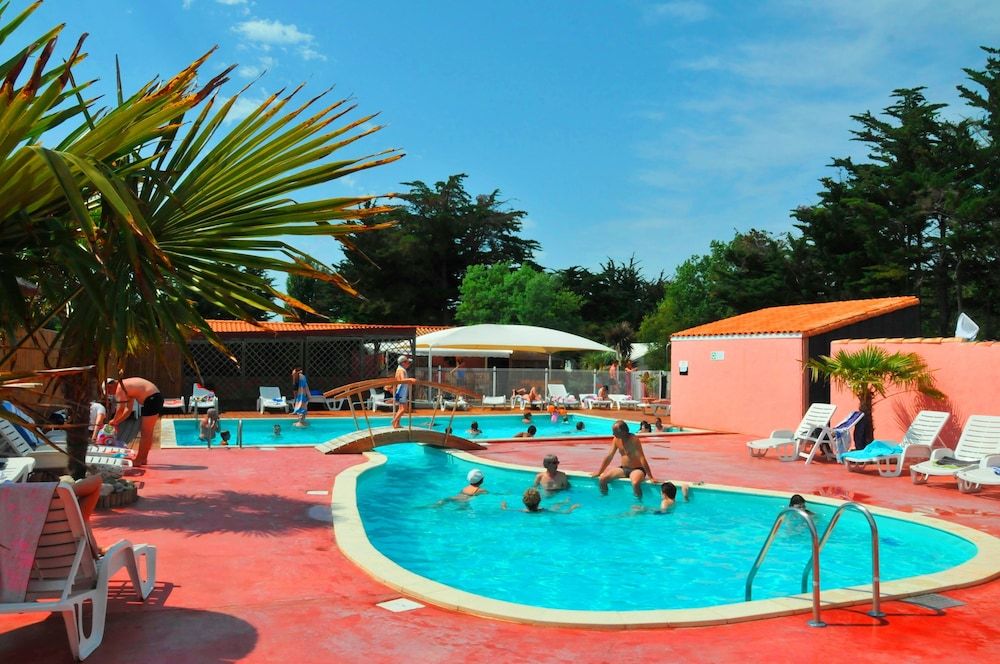 Camping La Maurie -1 estrellas en Foulerot