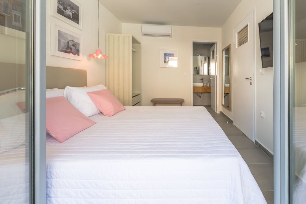 Rotunda Suites 2