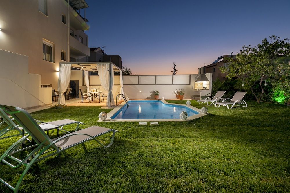 Dream Villa -1 estrellas en Kambánion