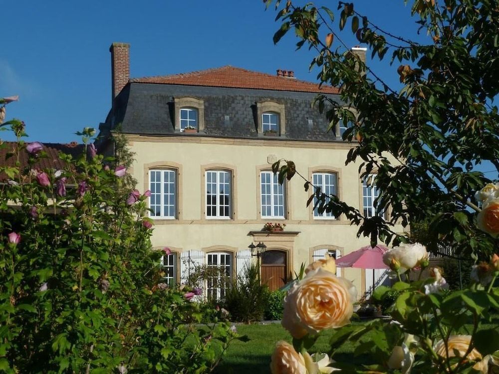 Maison les Beaux Arts -1 estrelas em Mouzay