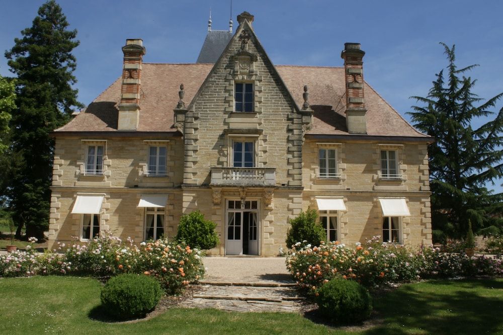 Château Lagrave Béchade -1 estrelas em Baleyssagues