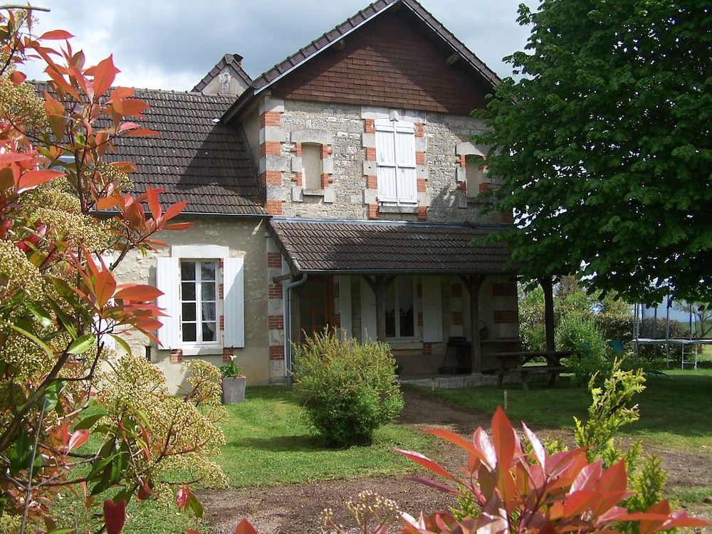 Gîte en Forterre -1 étoiles à Druyes-les-Belles-Fontaines