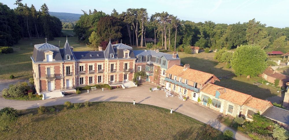 Chateau le Quesnoy -1 étoiles à Chevrières