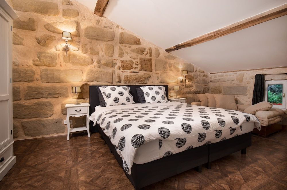VANDENBELD Wines B&B 2