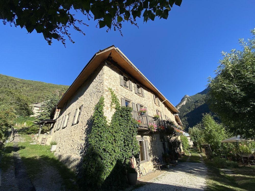 Maison d'hôtes les Méans -1 estrellas en Méolans
