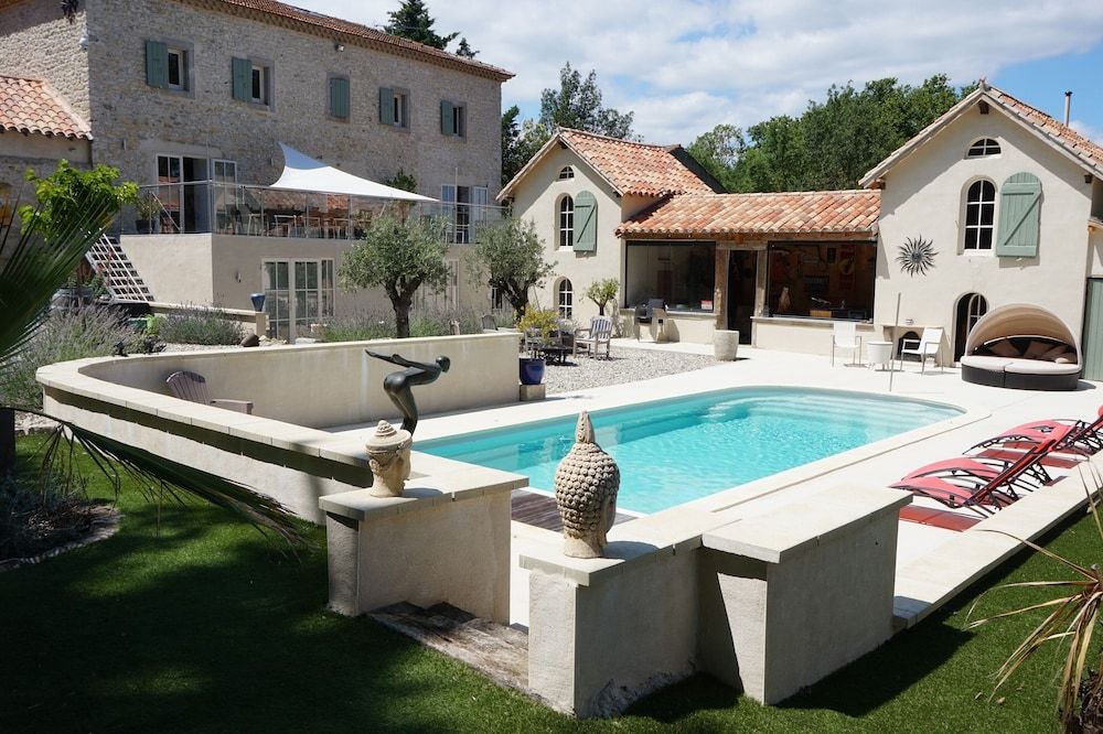 B&B Le Clos des Troubadours -1 étoiles à Pennautier