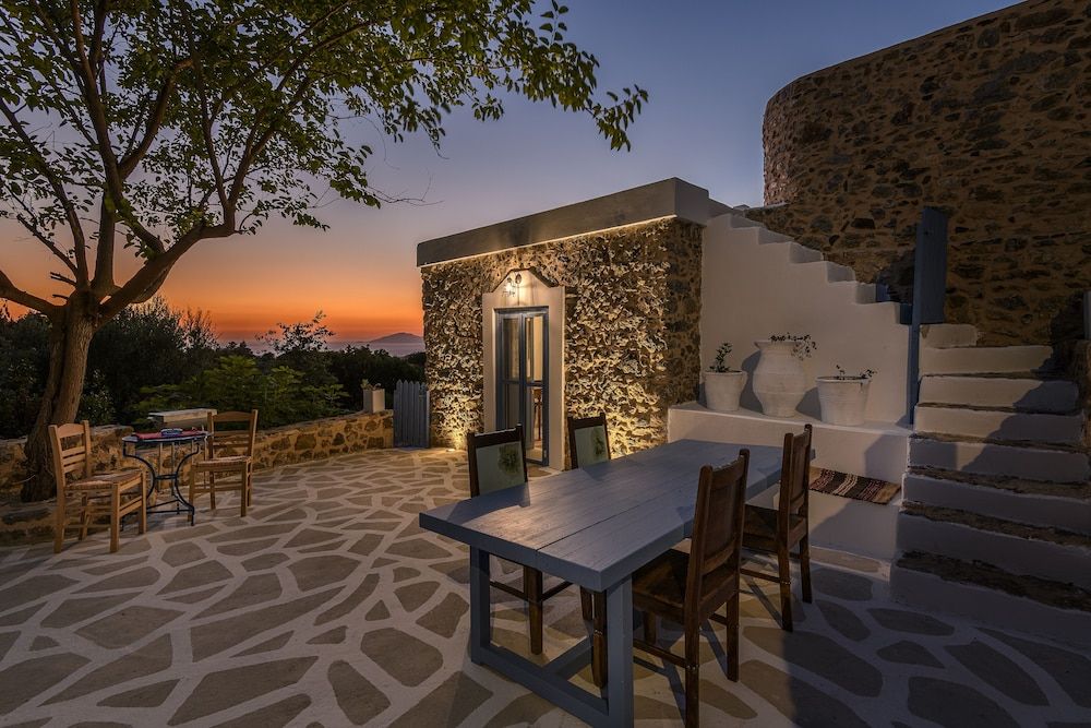 The Aegean blue country house Old Milos -1 estrellas en Lagoúdi Zía
