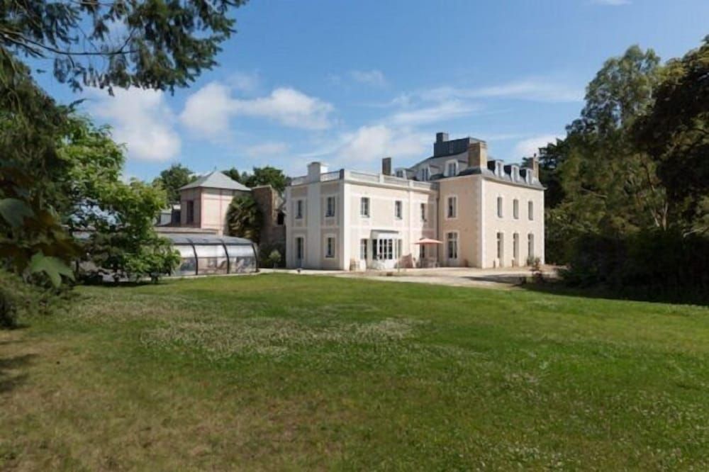 Chateau de Lourdes Cancale - St Malo -1 estrellas en Saint-Méloir-des-Ondes