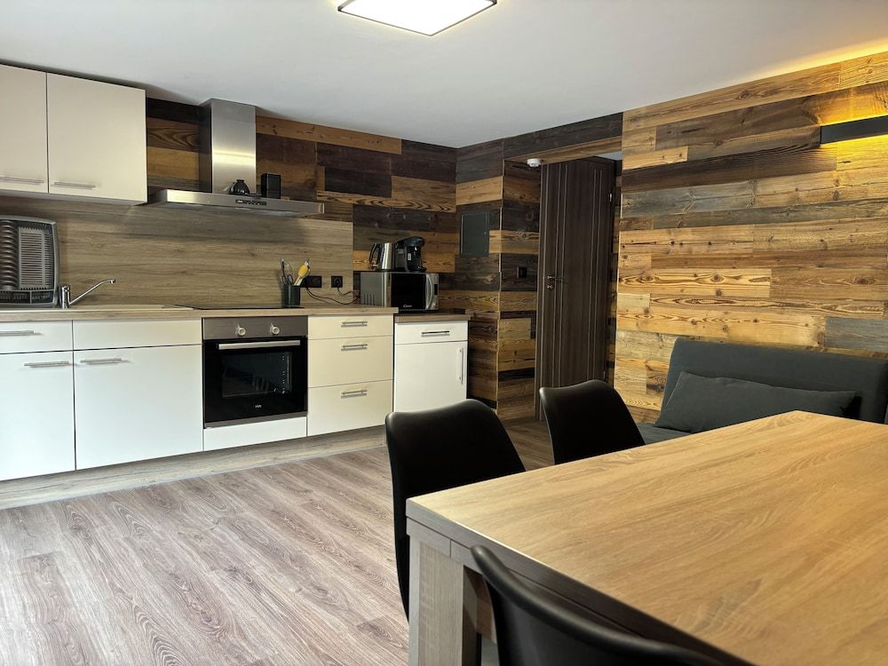 La Ferme de Rochesson Piscine & Jacuzzi 2