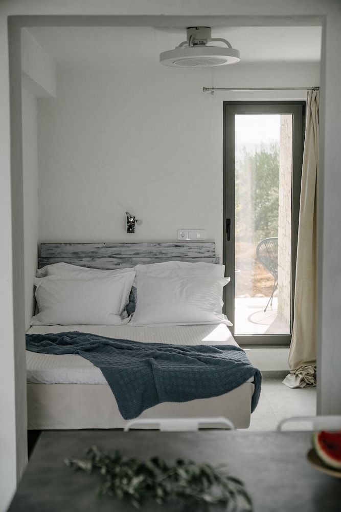 Irissa Suites 2