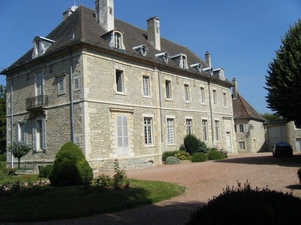 Château De Serrigny -1 étoiles à Ladoix Serrigny