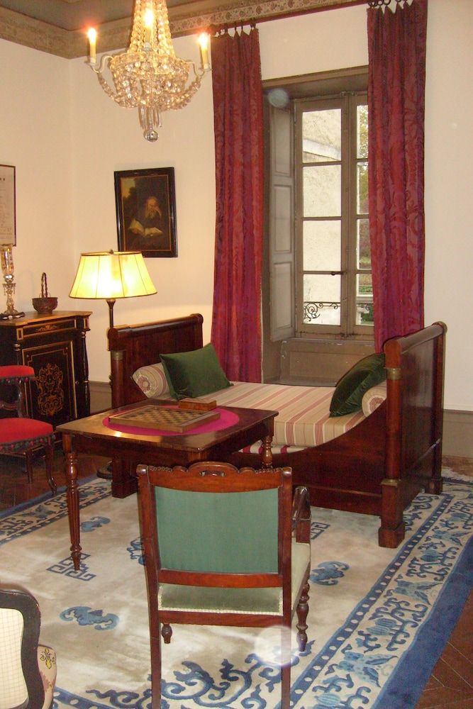 Château De Serrigny 3
