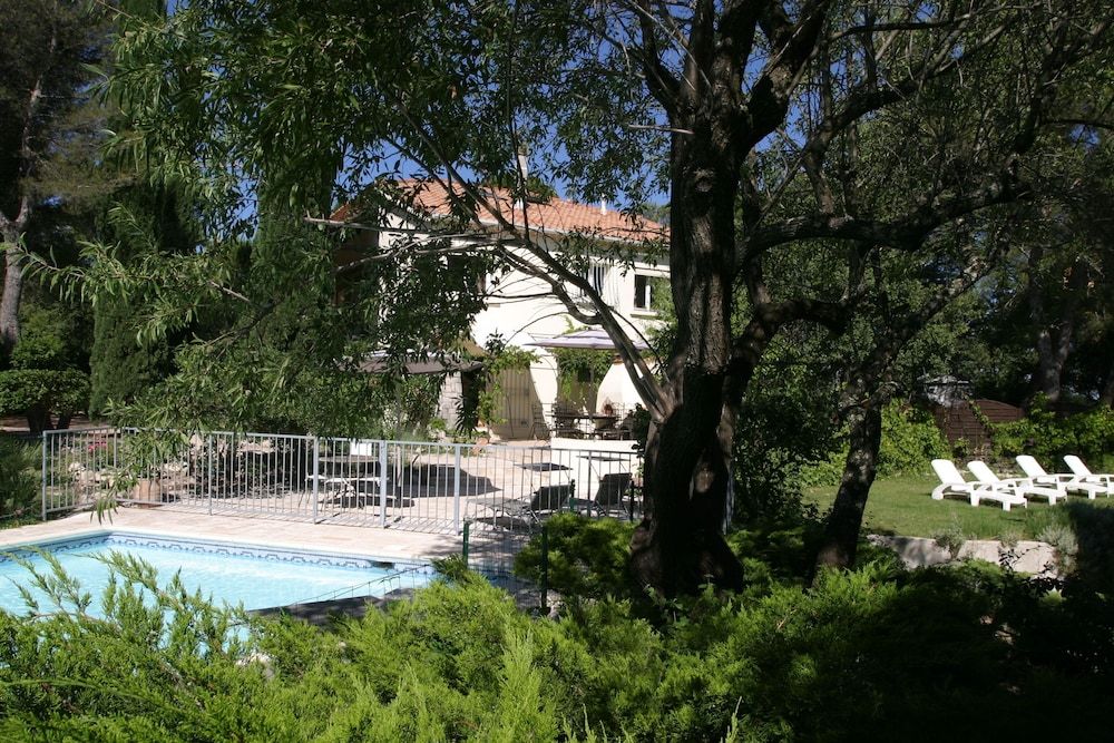 Domaine Le Laou Chambres d'hôtes -1 estrelas em Mimet