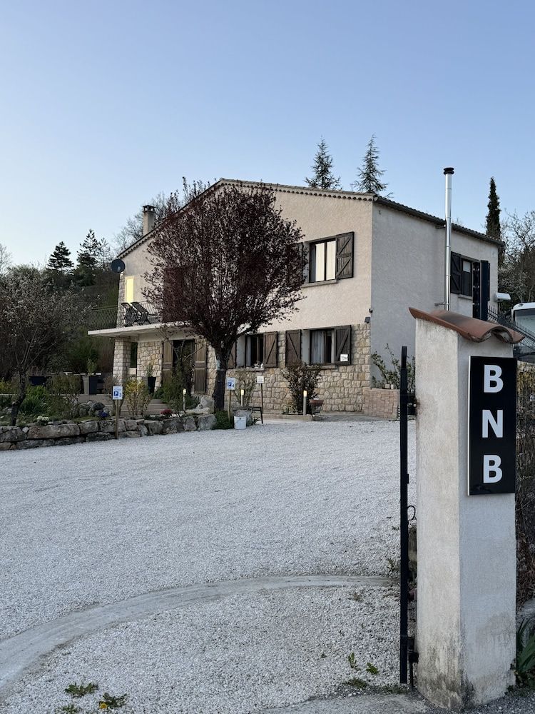 BNB Castellane -1 estrellas en Castellane